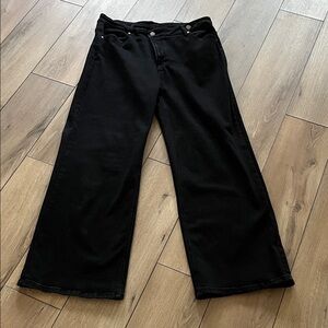 Black Wide-Leg Women's Jeans - Timeless Flare